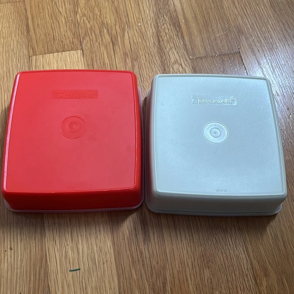 Tupperware set of 2  sandwich containers